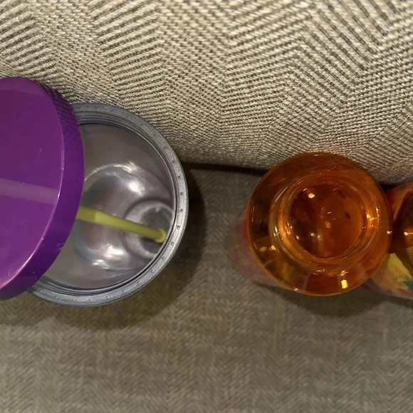 2019/2022 Starbucks Coffee Co. Bundle Lot of 4 Tumblers/Bottles/Cups w/lids - Picture 10 of 17